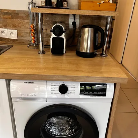 Superbe 2 Pieces Avec Piscine Et Parking, Proche De La * Villeneuve-Loubet
