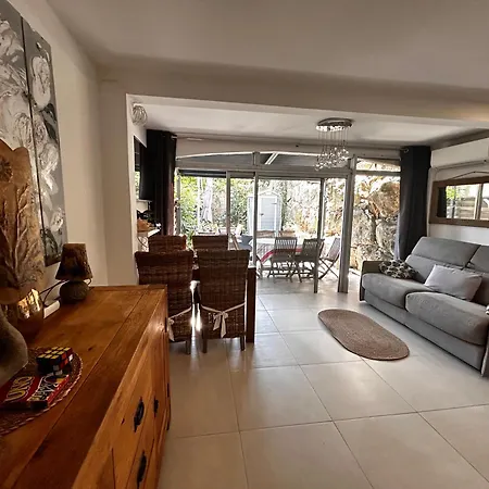 Superbe 2 Pieces Avec Piscine Et Parking, Proche De La Appartamento *