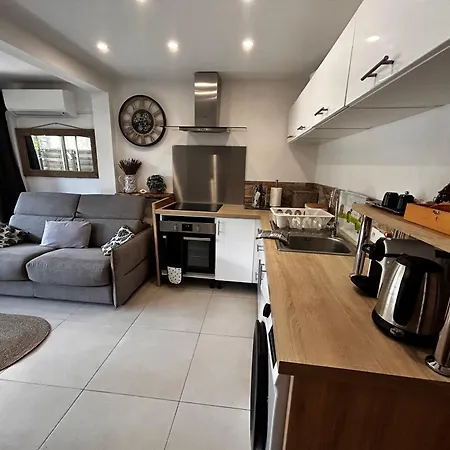 Appartamento Superbe 2 Pieces Avec Piscine Et Parking, Proche De La
